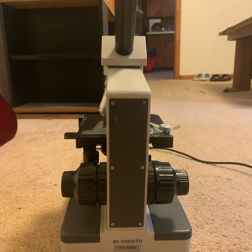 Student Microscope - Picture 3 of 6